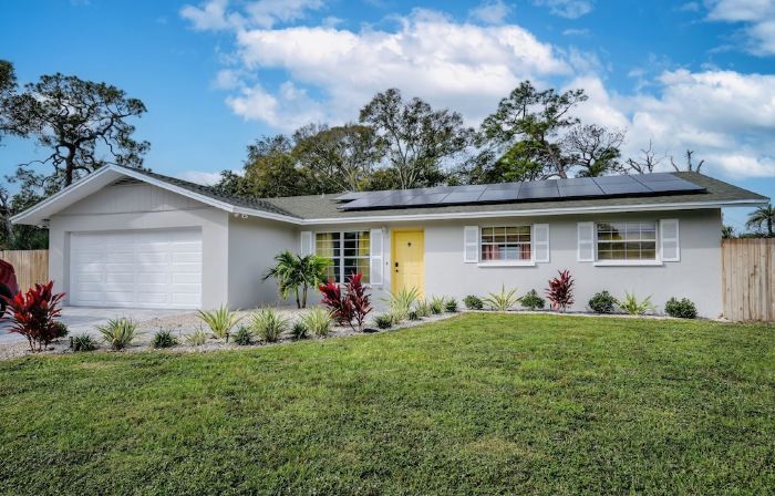 Near Img! Fun 4Br • Pool, Mini Golf, Arcade Games, Fire Pit, Beach Fun!