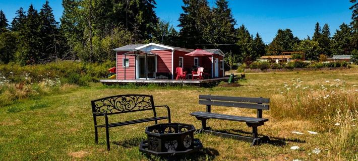 Peaceful Beachfront Cottage - Large Deck & Fire Pit - Gorgeous Views & Wildlife キトサップのホテル