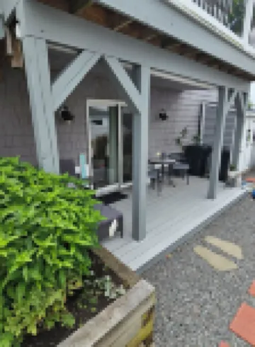 Guest Suite with Bedroom, Living Room, Dining Area, Full Bath,Off Street Parking