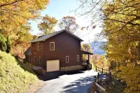 Stallion Ridge Retreat - Incredible Mountain View, Hot Tub, Romantic, Paved Road