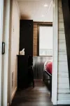 “The Beatnik nook” - tiny cabin in the woods - sauna, outdoor tub!
