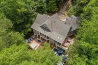Exceptional! Beautiful Deep Water - Boathouse, Hot Tub, Fire Pit on Lake Gaston! Hotels in Sixpound