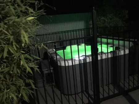 A bespoke romantic retreat in the heart of the high country, breakfast included.