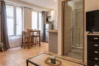 INGRES Large, very quiet studio in the heart of town.