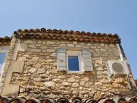 Au Mazet de Carmélina, an old building dating from 1850 in the heart of the Alpilles mountains Ξενοδοχεία στην πόλη Paradou
