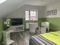 Schöne Ferienwohnung für 2 bis 6 Personen 80 qm Hotels in Werder