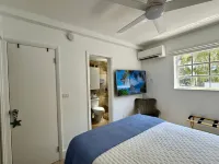 BRAND NEW! 1 Bdr, Pool & Beach. Island paradise 15min to downtown Miami