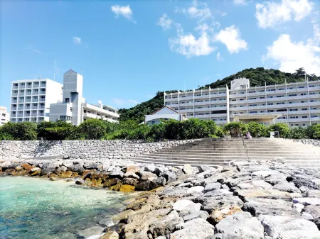 Kariyushi Condominium Resort Sea Side House Отели рядом с достопримечательностью «Bankoku Shinryokan»