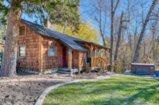 Tranquil Cabin on Sleeping Child Creek