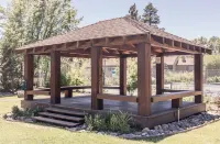 Gorgeous Tahoe Condo/Pools/Hot Tub/Tennis/ 1/2 Mile to Beach!