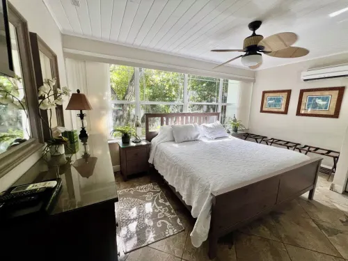 Keys Villa - Secluded tropical paradise located on the water!