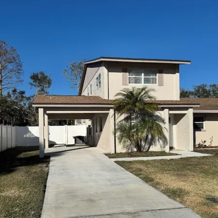 Charming Two bedroom house near Beaches and Tampa Bay attractions.