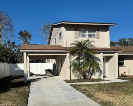 Charming  Two bedroom house near Beaches and Tampa Bay attractions. Hotels in Oldsmar