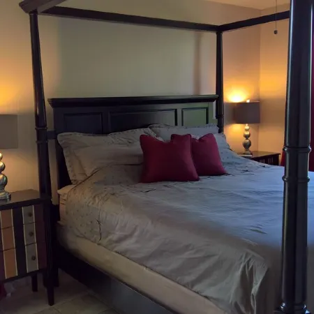 Beautiful 2 Bdrm by Charley Young Beach. Walk to Kihei Downtown. from 99/Night!