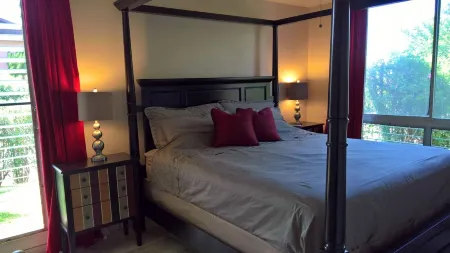 Beautiful 2 Bdrm by Charley Young Beach. Walk to Kihei Downtown. from 99/Night!