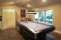 "Paradise Palms" Luxurious home on Lake Hamilton Hotels in Garland County