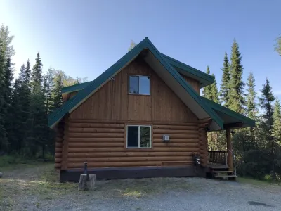 Beautiful Log Cabin Retreat.  Access Kenai River/Bings Landing State Park