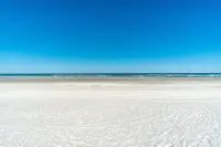 "Just Beachy" ~ Luxurious Beach Home w/Pool/Spa!