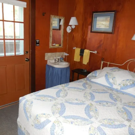 Short walk to beach, fully equipped home, WiFi, & quiet neighborhood!