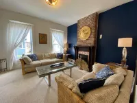 Sunny Full House in ♥ of Five Points, Self Check-In