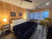 Tranquil, serene Sebago Lakefront House on 2 wooded acres - 300ft waterfront!