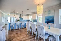 Stunning BRIGHT Direct Waterfront 5/4 Home! Private Pool, Hot Tub & Dock!