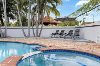 August and September Sale! Private Pool, Grill, Near Coral Gables & Mia Airport