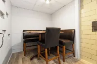 "Note"able Nook Suites