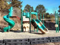 Luxury 5BR Escape-Private HotTub,  Pool&Splash Pad&Play Ground