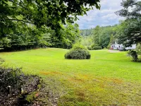 Cozy 3Br Vermont Artistic Retreat w/ Trails