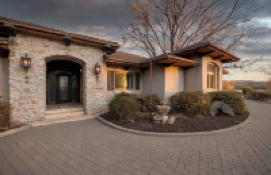 Bella Pavona Luxury Poolside Country Estate