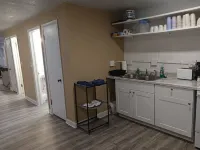 family reunion HQ. 8 beds 2 bathrooms and a hot tub!