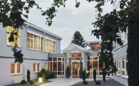بست ويسترن بلس أتريوم هوتل Hotels near Lidl