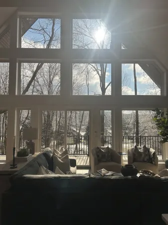 NEW Modern luxury 4-bedroom Aframe with WiFi and HOT TUB in Howard