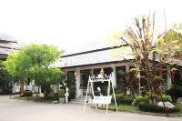 Rittiboon Vintage Hotel Hotels in Phrae