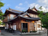 Iga Hanok-Awarded Architectural Culture Award - С бассейном