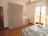 Iris - 150 sqm apartment (3 bedrooms, 2 bathrooms) with garden