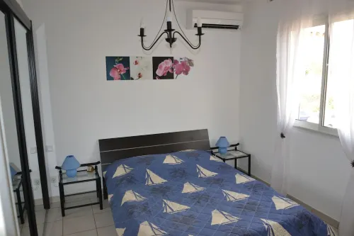 T2 apartment- BIG STANDING -clim- pool-beach 800m