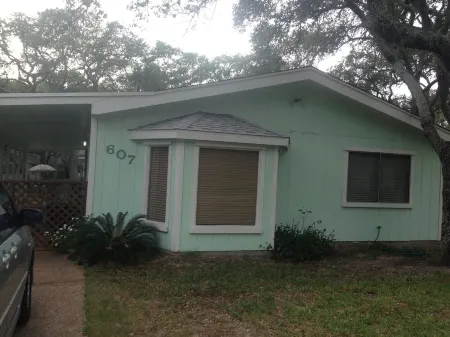 Hidden gem in Fulton, Tx