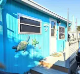 NEW TO VRBO! RIGHT OFF BRIDGE ST & AMI PIER! CHARMING & PRIVATE !GREAT LOCATION!