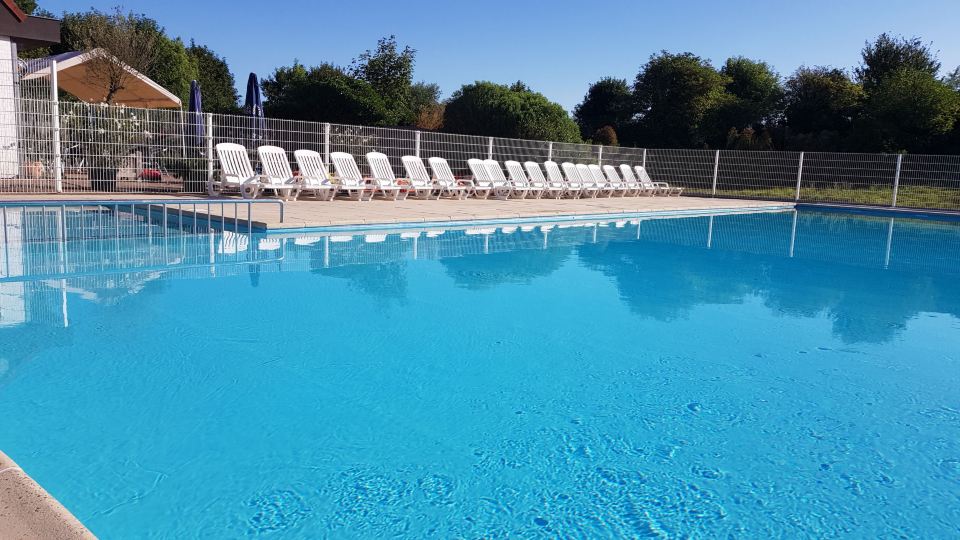 Sirius with parking and shared pool