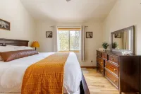 Cozy Family Cabin with Hot Tub & Stunning Views - 24 Miles to Breckenridge! - 3-Star