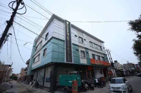Radha Bihari Nikunj Inn & Restaurant