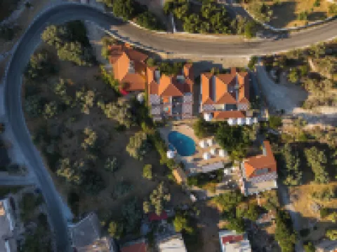 Pantheon Apartments & Studios