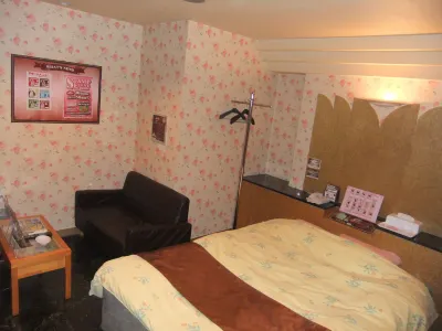 Que Sera Sera - Adults Only Hotels near Setsunan University – Neyagawa Campus