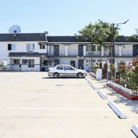 Value Inn Bellflower