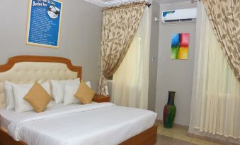 Jacaranda Suites