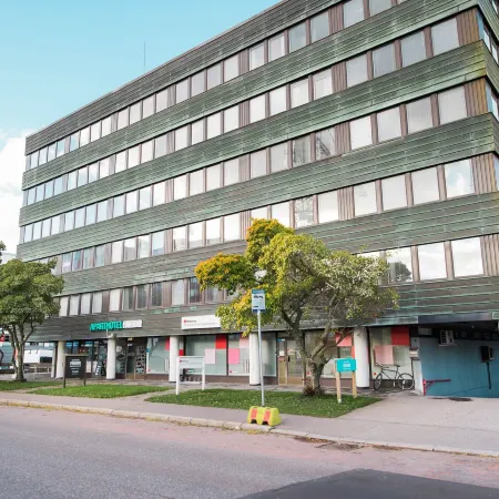 Forenom Aparthotel Helsinki Herttoniemi Отели рядом с достопримечательностью «Торговый центр Itis»