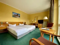 Park Hotel Fasanerie Neustrelitz Hotels near Gutshaus Scharpzow