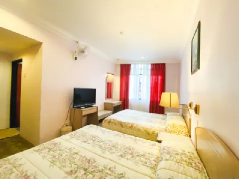 Hotel Rainbow Hotels near Cameron Lavender